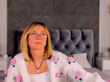 cam to cam sexiness with Girls streamers. Explore the newest collection of intense camshows from our capable horny hosts.