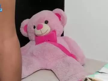 cam to cam sexiness with Girls streamers. Explore the newest collection of intense camshows from our capable horny hosts.