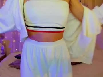 cam to cam sexiness with Girls streamers. Explore the newest collection of intense camshows from our capable horny hosts.