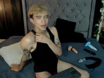 cam to cam sexiness with Girls streamers. Explore the newest collection of intense camshows from our capable horny hosts.
