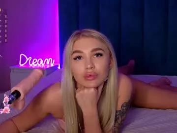 cam to cam sexiness with Girls streamers. Explore the newest collection of intense camshows from our capable horny hosts.