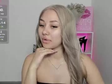 cam to cam sexiness with Girls streamers. Explore the newest collection of intense camshows from our capable horny hosts.