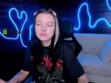 cam to cam sexiness with Girls streamers. Explore the newest collection of intense camshows from our capable horny hosts.
