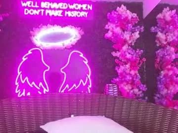 cam to cam sexiness with Girls streamers. Explore the newest collection of intense camshows from our capable horny hosts.