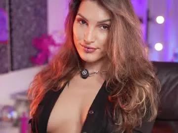 Entertain your thirst for girls cam hosts with our choice of stunning models, skilled in the art of seduction and satisfaction.