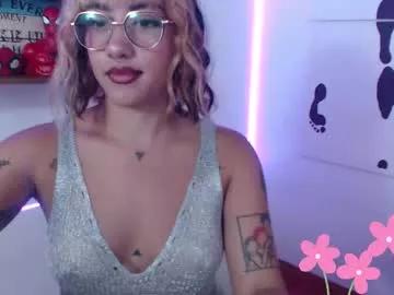 cam to cam sexiness with Girls streamers. Explore the newest collection of intense camshows from our capable horny hosts.