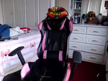 Streaming cum slutz: Activate your senses with our specialised livestreamers, who make interacting sweet and kinky at the same time.