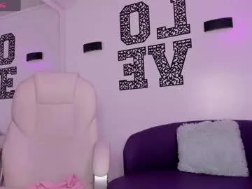 cam to cam sexiness with Girls streamers. Explore the newest collection of intense camshows from our capable horny hosts.