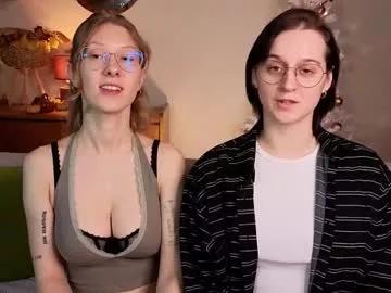 cam to cam sexiness with Girls streamers. Explore the newest collection of intense camshows from our capable horny hosts.