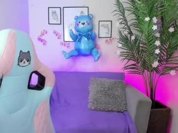 cam to cam sexiness with Girls streamers. Explore the newest collection of intense camshows from our capable horny hosts.