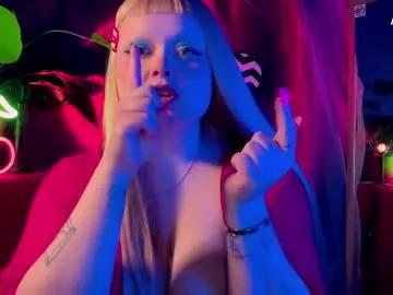 cam to cam sexiness with Girls streamers. Explore the newest collection of intense camshows from our capable horny hosts.