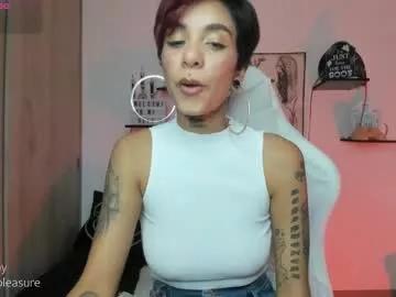 cam to cam sexiness with Girls streamers. Explore the newest collection of intense camshows from our capable horny hosts.