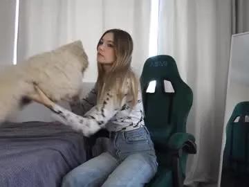 cam to cam sexiness with Girls streamers. Explore the newest collection of intense camshows from our capable horny hosts.