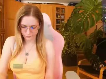 cam to cam sexiness with Girls streamers. Explore the newest collection of intense camshows from our capable horny hosts.