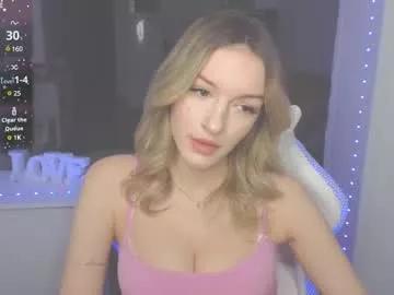 cam to cam sexiness with Girls streamers. Explore the newest collection of intense camshows from our capable horny hosts.