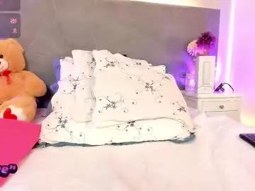 cam to cam sexiness with Girls streamers. Explore the newest collection of intense camshows from our capable horny hosts.