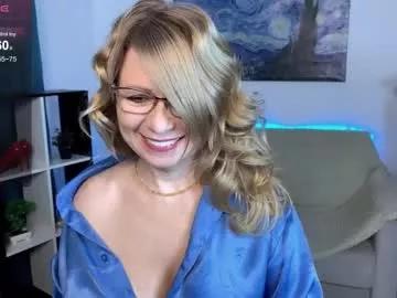 cam to cam sexiness with Girls streamers. Explore the newest collection of intense camshows from our capable horny hosts.