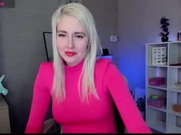 cam to cam sexiness with Girls streamers. Explore the newest collection of intense camshows from our capable horny hosts.