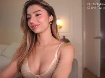 Broadcasting love strippers: Spark your senses with our seasoned performers, who make messaging sweet and kinky at the same time.