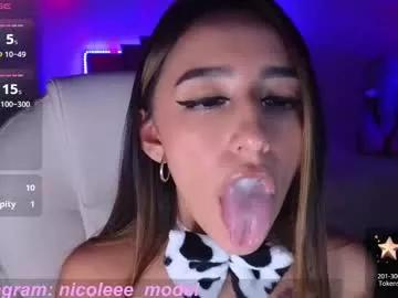 cam to cam sexiness with Girls streamers. Explore the newest collection of intense camshows from our capable horny hosts.