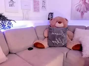 cam to cam sexiness with Girls streamers. Explore the newest collection of intense camshows from our capable horny hosts.