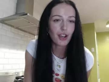 Featured cam rooms: try the satisfaction of chatting and cam 2 cam with our adorable streamers, who will teach you all about attraction and dreams with their hot curves.