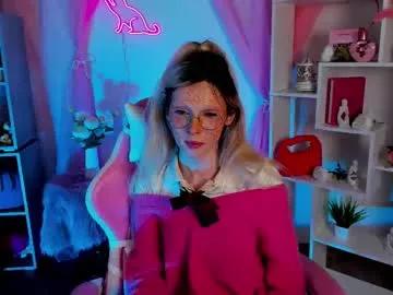 cam to cam sexiness with Girls streamers. Explore the newest collection of intense camshows from our capable horny hosts.