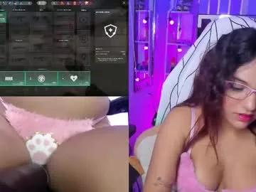 cam to cam sexiness with Girls streamers. Explore the newest collection of intense camshows from our capable horny hosts.