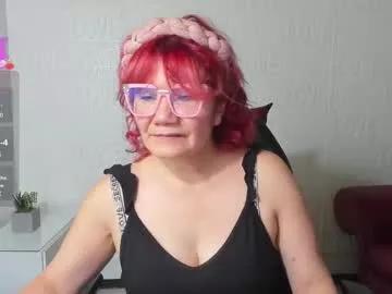 Get ready for a mind-blowing experience with our mommy page. We've got the most amazing mommy live sex cam performers and the nuttiest liveshows for you to enjoy.