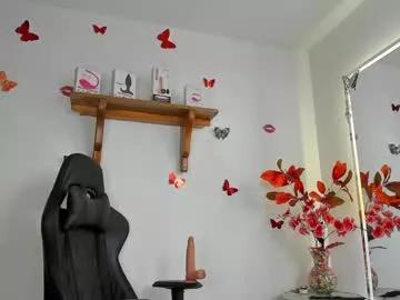 cam to cam sexiness with Girls streamers. Explore the newest collection of intense camshows from our capable horny hosts.