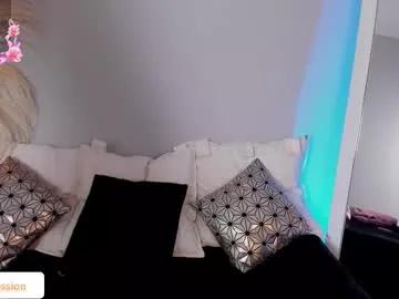 cam to cam sexiness with Girls streamers. Explore the newest collection of intense camshows from our capable horny hosts.