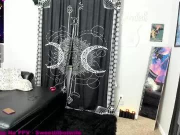 cam to cam sexiness with Girls streamers. Explore the newest collection of intense camshows from our capable horny hosts.