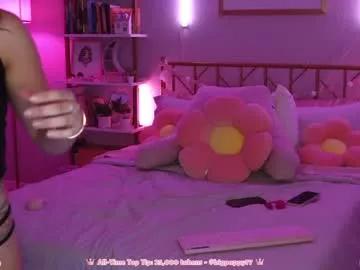 cam to cam sexiness with Girls streamers. Explore the newest collection of intense camshows from our capable horny hosts.