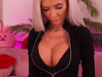 cam to cam sexiness with Girls streamers. Explore the newest collection of intense camshows from our capable horny hosts.