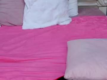 cam to cam sexiness with Girls streamers. Explore the newest collection of intense camshows from our capable horny hosts.