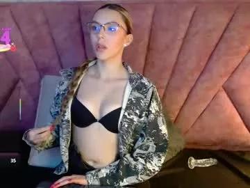 cam to cam sexiness with Girls streamers. Explore the newest collection of intense camshows from our capable horny hosts.