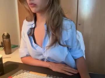 cam to cam sexiness with Girls streamers. Explore the newest collection of intense camshows from our capable horny hosts.