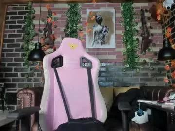 cam to cam sexiness with Girls streamers. Explore the newest collection of intense camshows from our capable horny hosts.