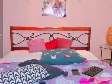 cam to cam sexiness with Girls streamers. Explore the newest collection of intense camshows from our capable horny hosts.