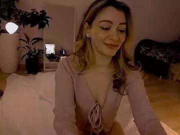 cam to cam sexiness with Girls streamers. Explore the newest collection of intense camshows from our capable horny hosts.