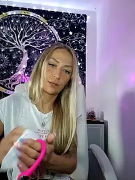Photos of -Jeany- from StripChat is Freechat