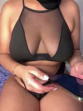 Entertain your thirst for girls cam hosts with our choice of stunning models, skilled in the art of seduction and satisfaction.