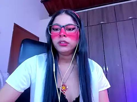 _ALLYSON18_ from StripChat is Freechat