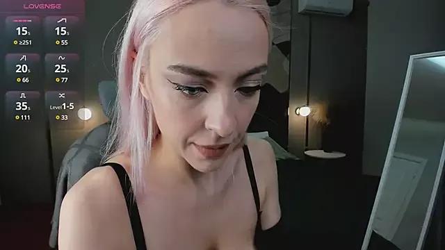 cam to cam sexiness with Girls streamers. Explore the newest collection of intense camshows from our capable horny hosts.