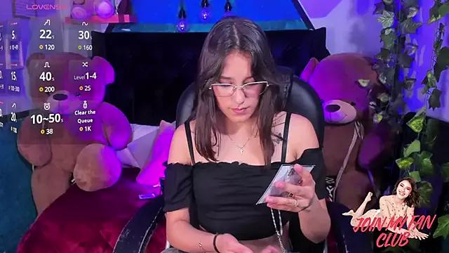 cam to cam sexiness with Girls streamers. Explore the newest collection of intense camshows from our capable horny hosts.