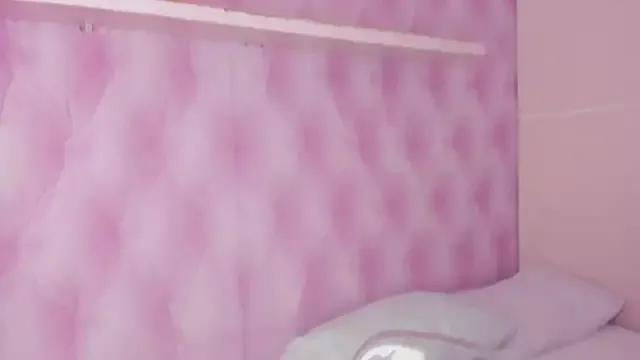 cam to cam sexiness with Girls streamers. Explore the newest collection of intense camshows from our capable horny hosts.