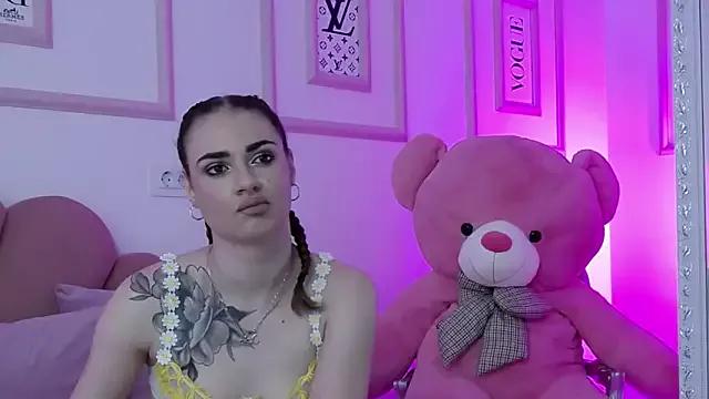 Abby__White from StripChat is Freechat