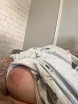 AddictiveRose_25 from StripChat is Freechat