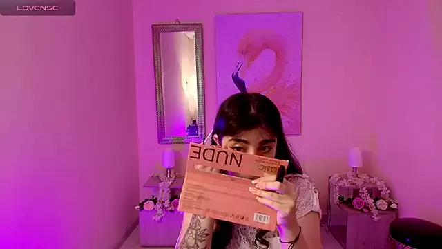 Adri_Gomez_ from StripChat is Freechat