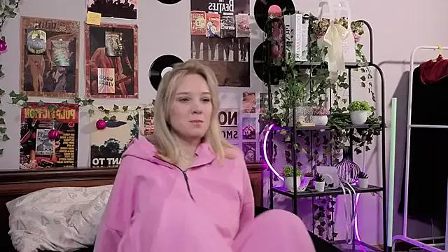 cam to cam sexiness with Girls streamers. Explore the newest collection of intense camshows from our capable horny hosts.